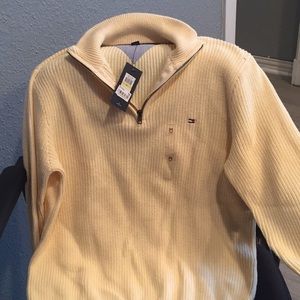 Men’s size medium Tommy Hilfiger Sweater